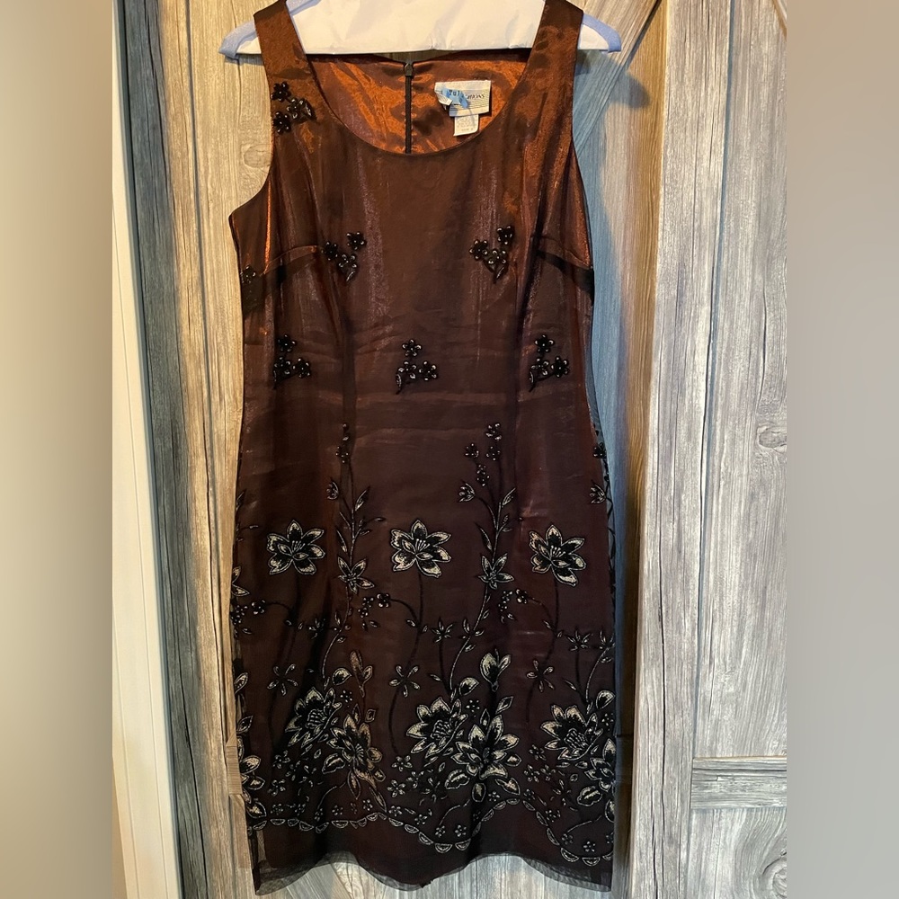 Sleeveless party dress, size 8
